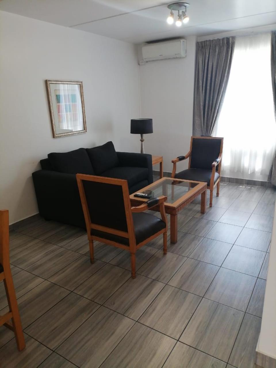 Airport Inn And Suites Edenvale Kültér fotó