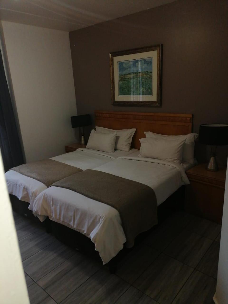 Airport Inn And Suites Edenvale Kültér fotó