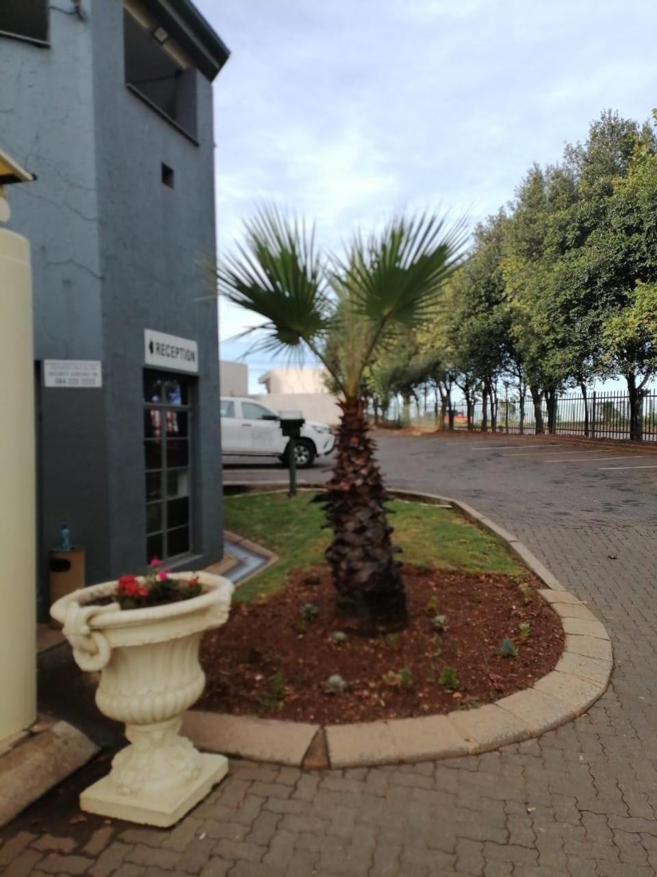 Airport Inn And Suites Edenvale Kültér fotó