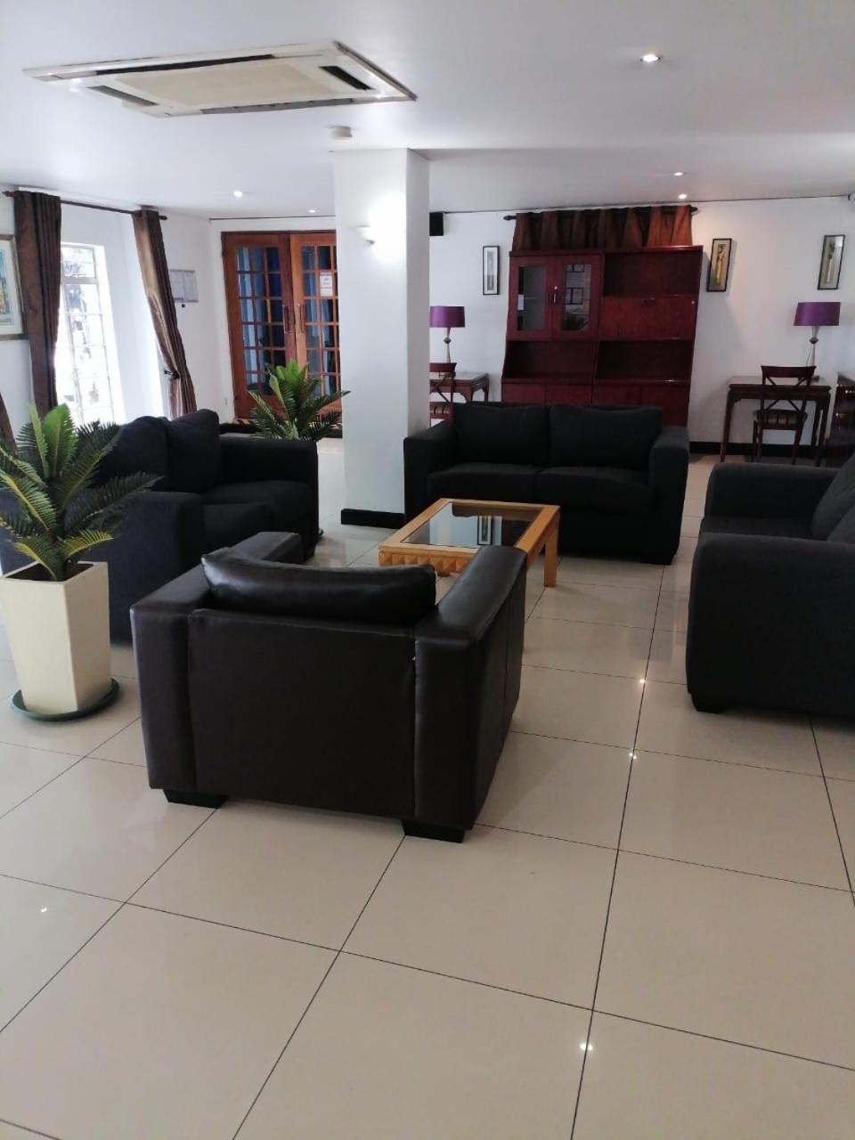 Airport Inn And Suites Edenvale Kültér fotó